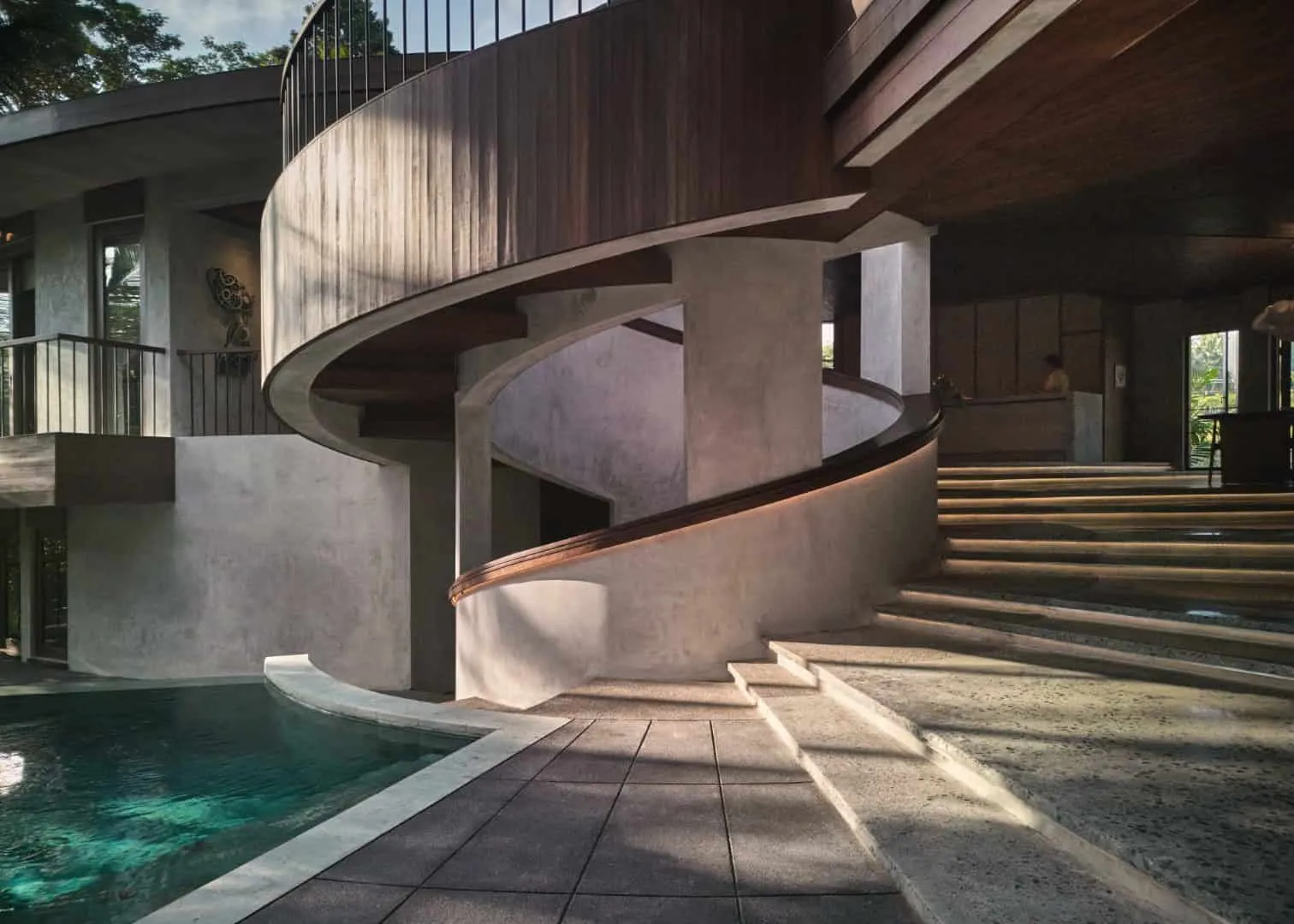 The LOOP by Alexis Dornier: Sculptural Residential Home in Bali