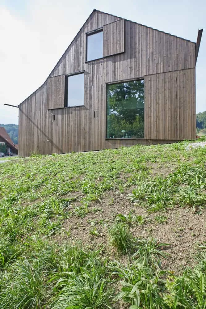 Residential Barn by BE Architektur GmbH: Modern Vernacular in Zurich