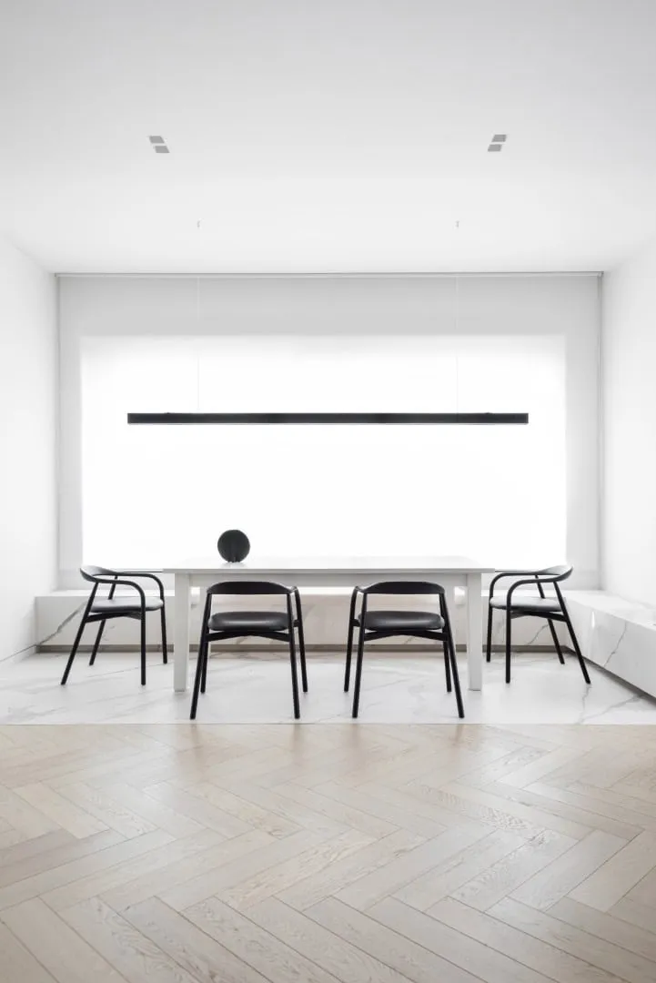 Дім серед сосен від Kvadrat Architects: уединення в Боровому