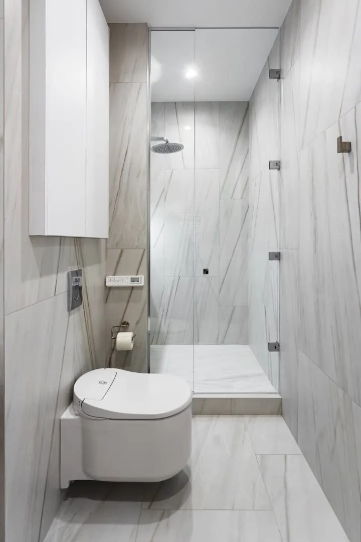 连接走廊与开放客厅的透视视角