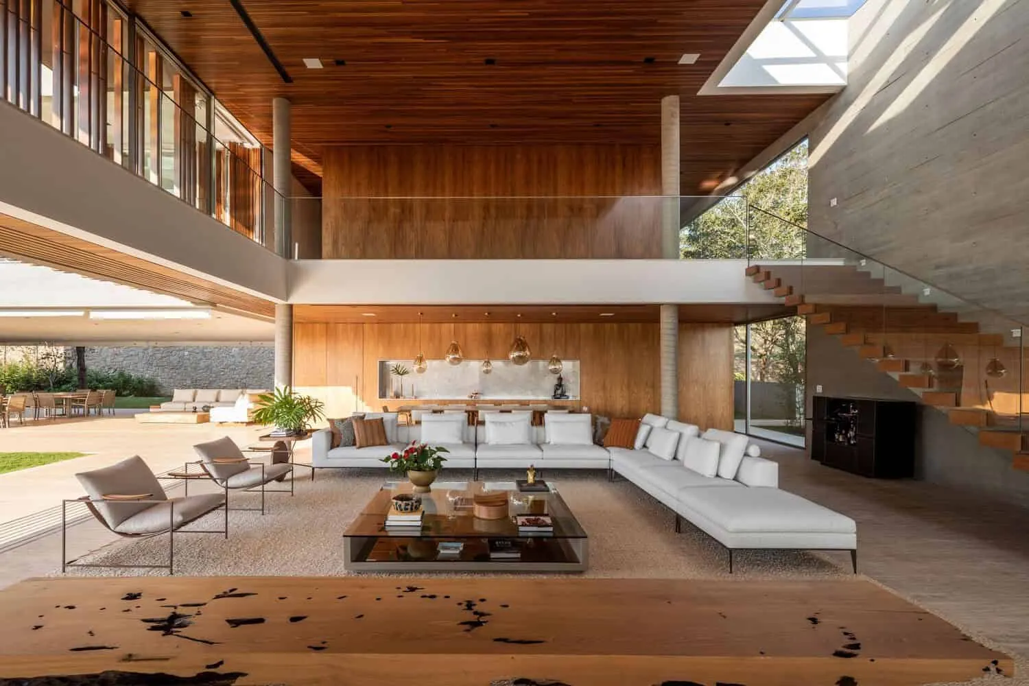 Patricia Bergantin设计的乡村避世别墅：巴西农场上的栖息地