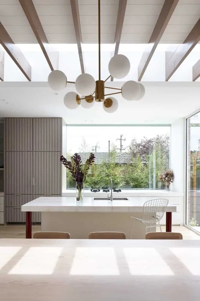 林西宅邸由Megowan Architectural设计：艺术装饰风格与现代设计的融合