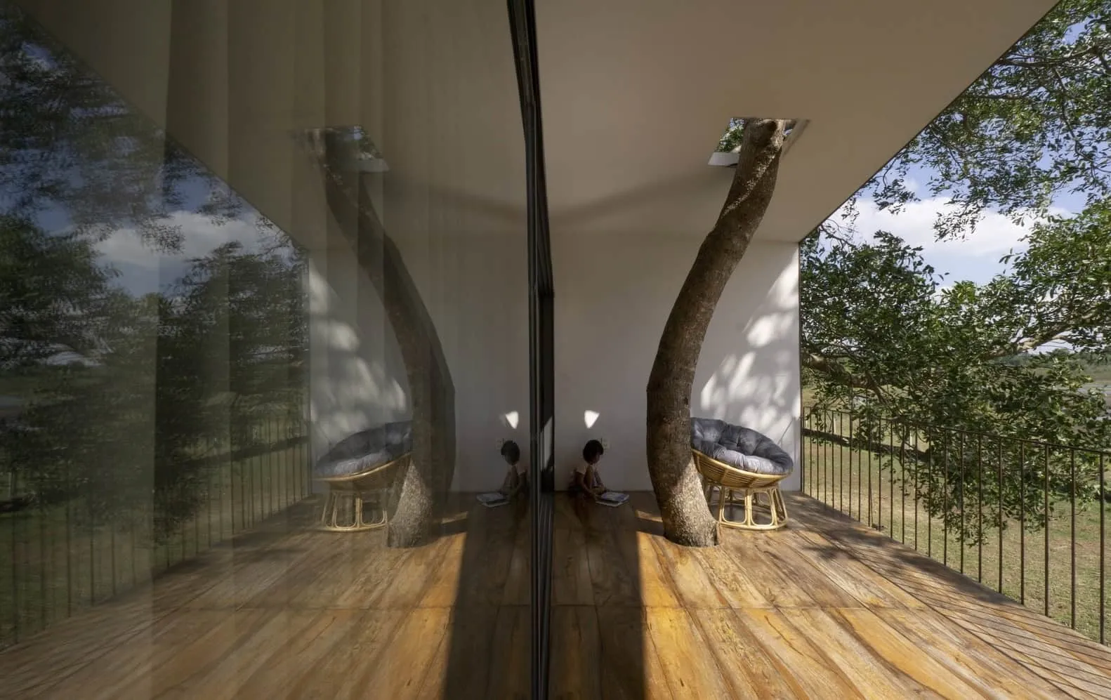 Rustic Lake House H2: A Sustainable Retreat Inspired by Childhood Memories