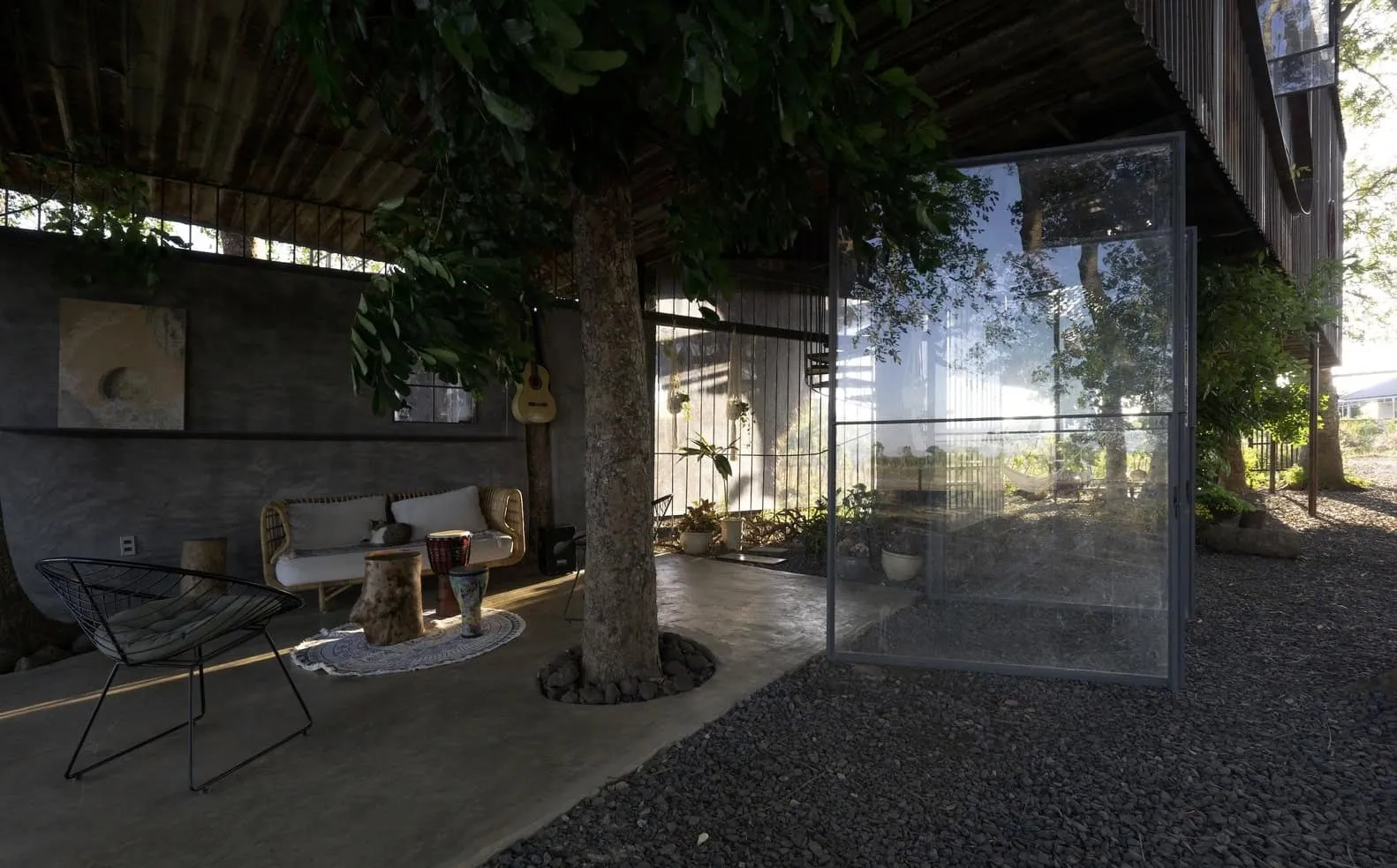 Rustic Lake House H2: A Sustainable Retreat Inspired by Childhood Memories