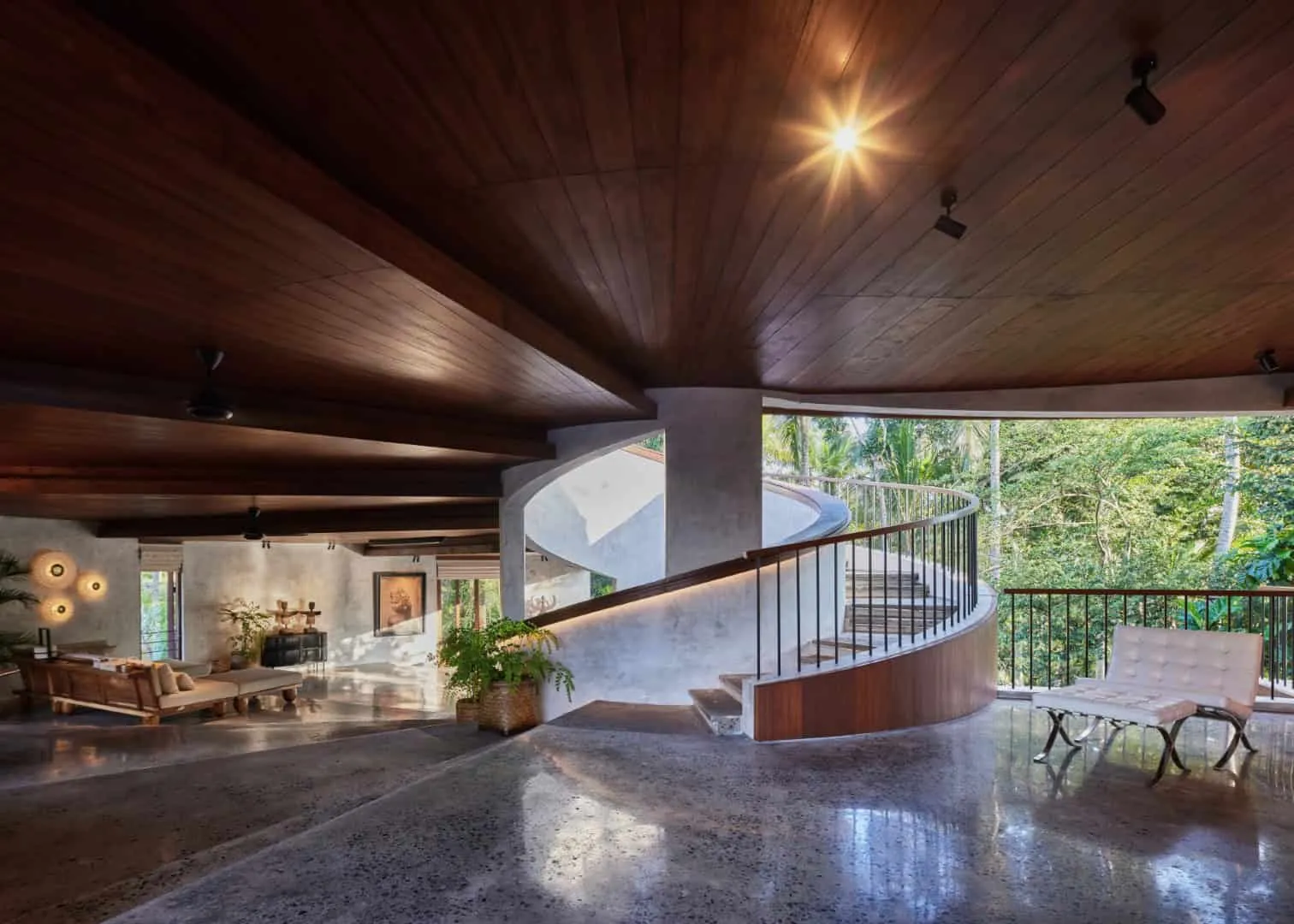 The LOOP by Alexis Dornier: Sculptural Residential Home in Bali