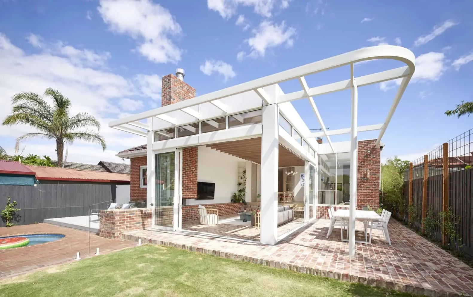 林西宅邸由Megowan Architectural设计：艺术装饰风格与现代设计的融合