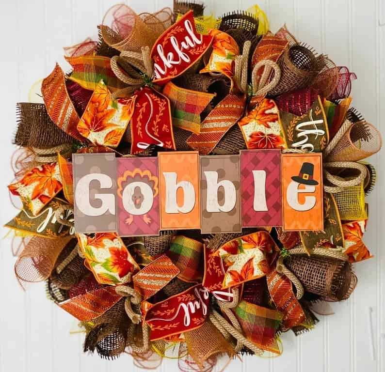 Guirnalda de malla para puerta navideña