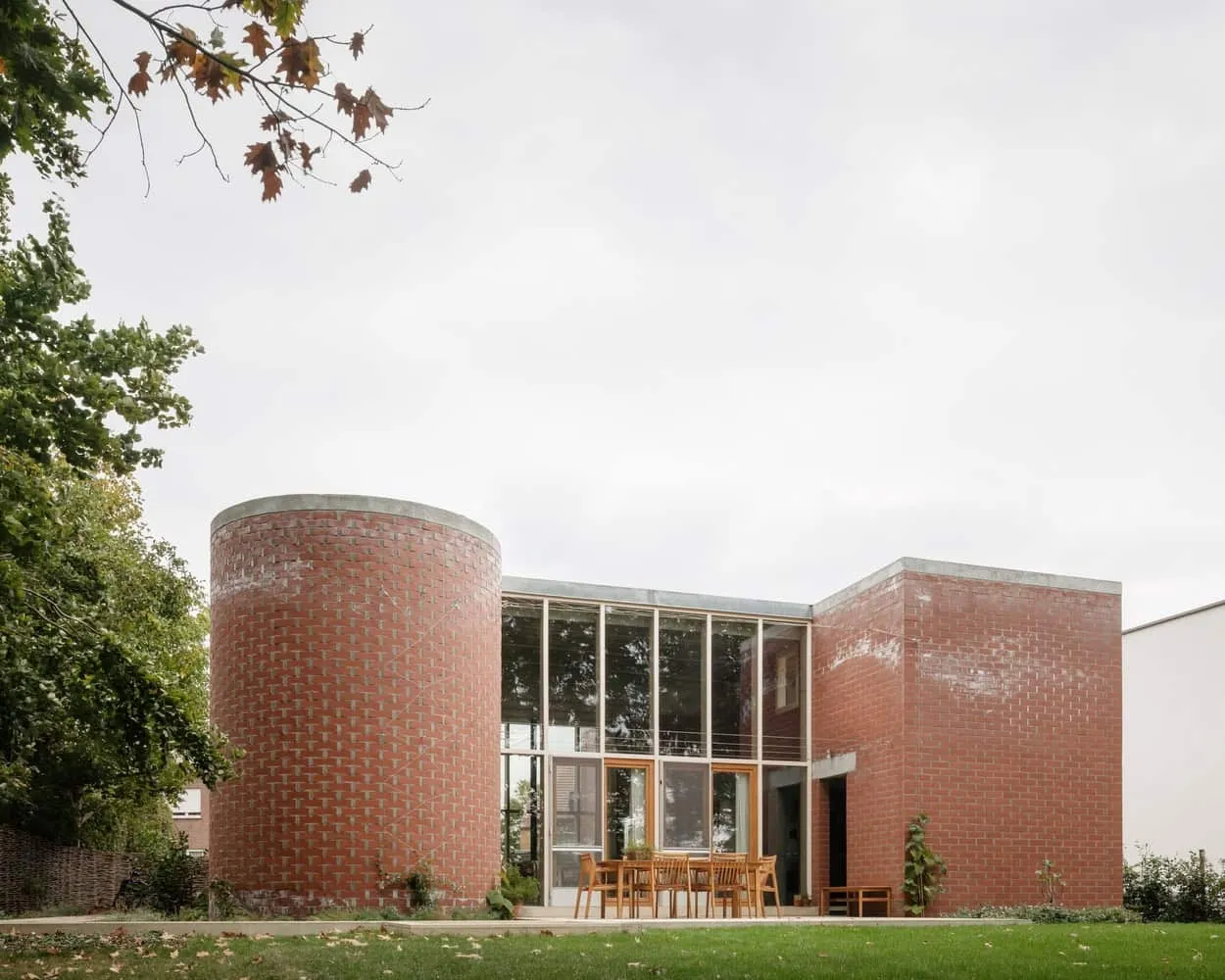 House fmM by BLAF Architecten: geometry, nature and hybrid design