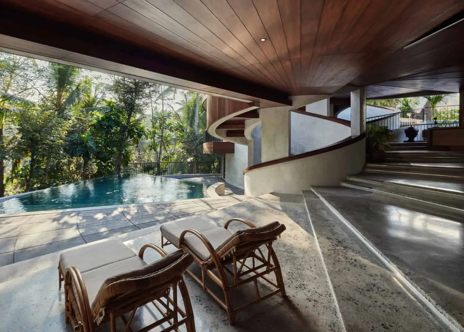 The LOOP by Alexis Dornier: Sculptural Residential Home in Bali