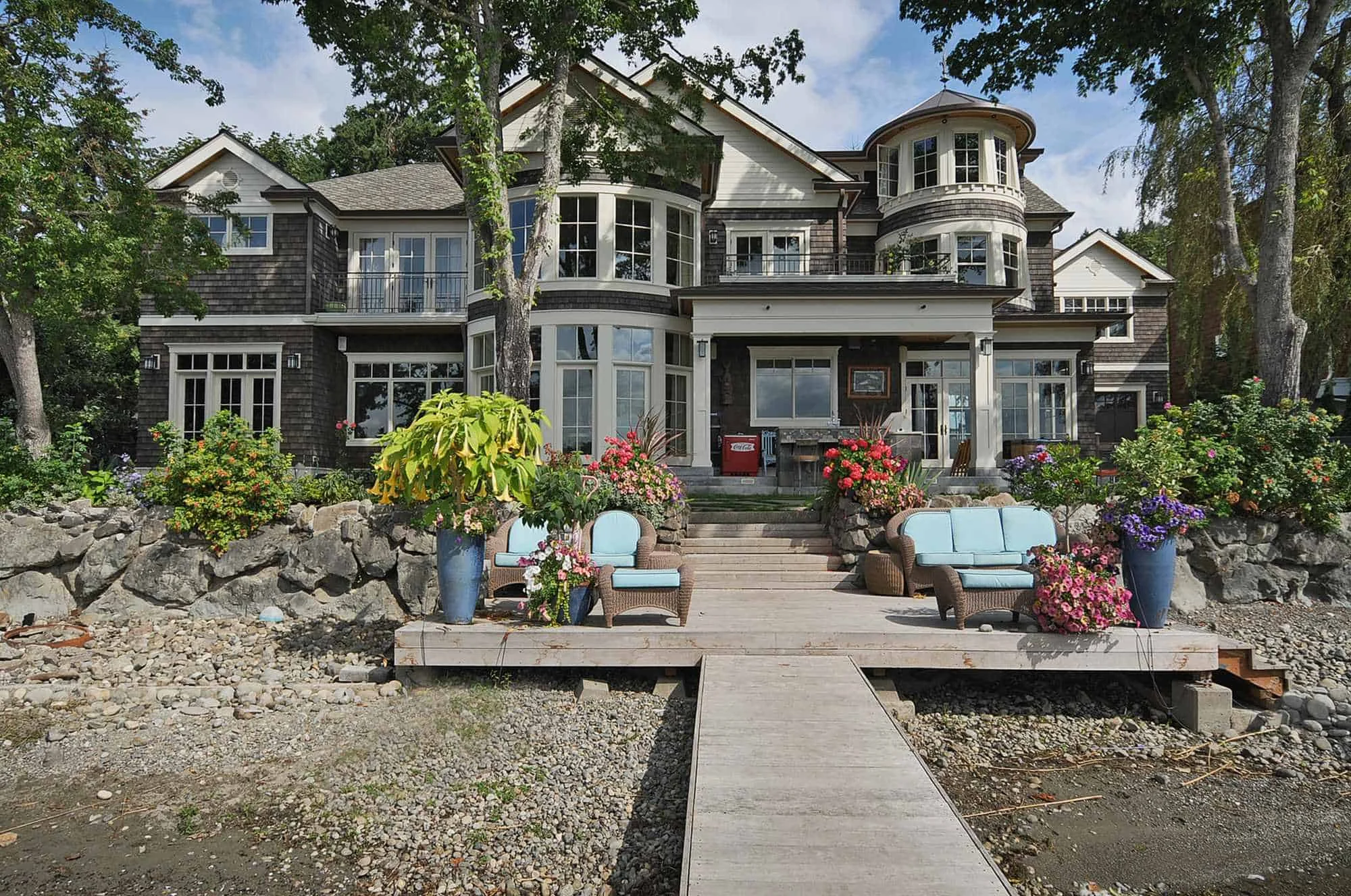 11. Ross Hill Residence