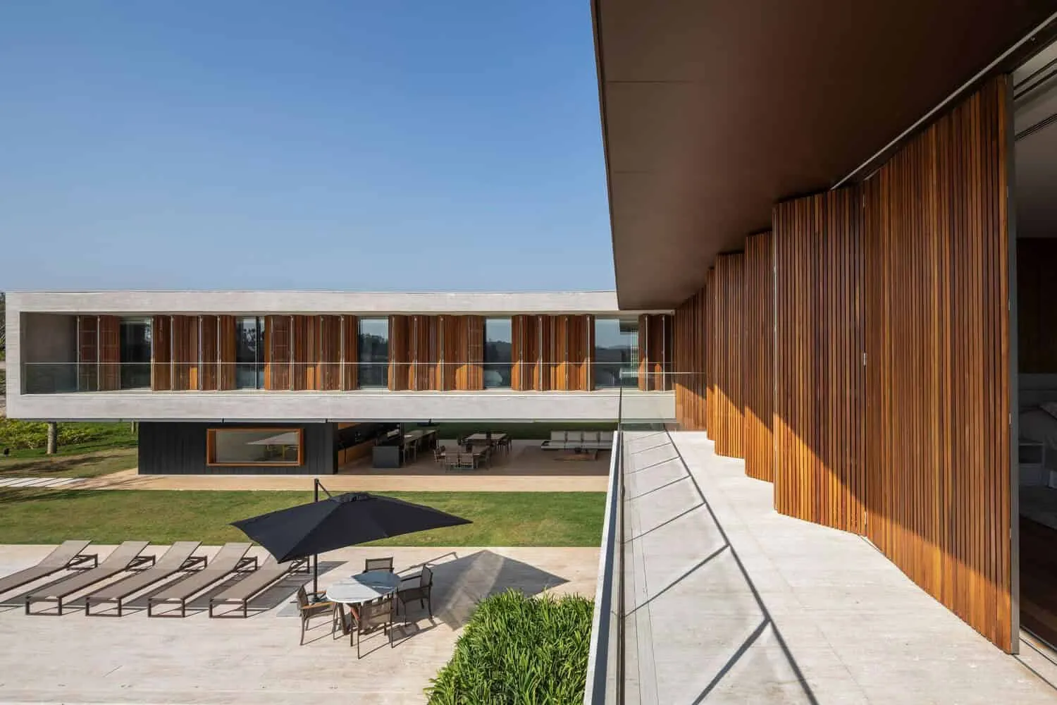 Patricia Bergantin设计的乡村避世别墅：巴西农场上的栖息地