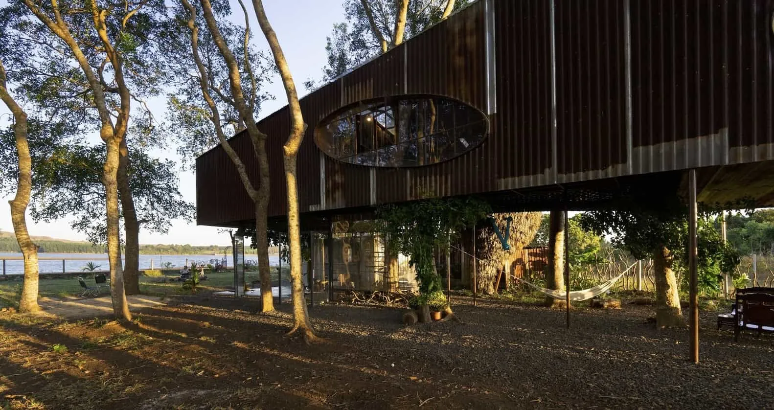 Rustic Lake House H2: A Sustainable Retreat Inspired by Childhood Memories