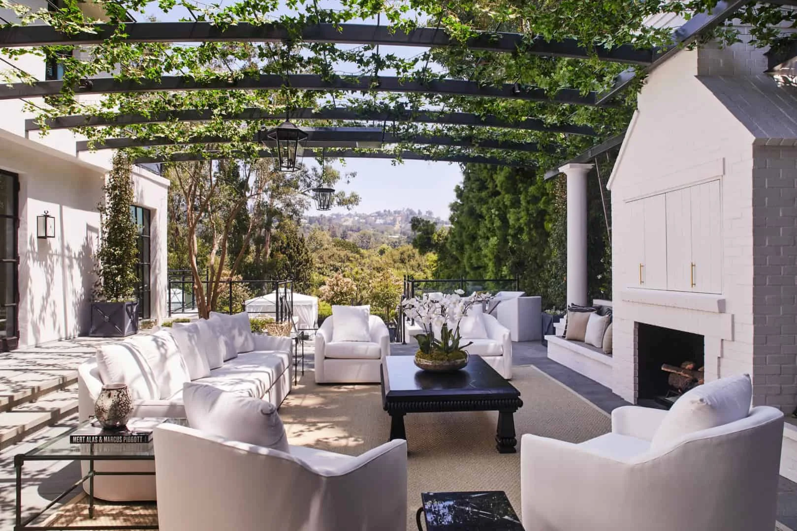 15. Casa clásica moderna