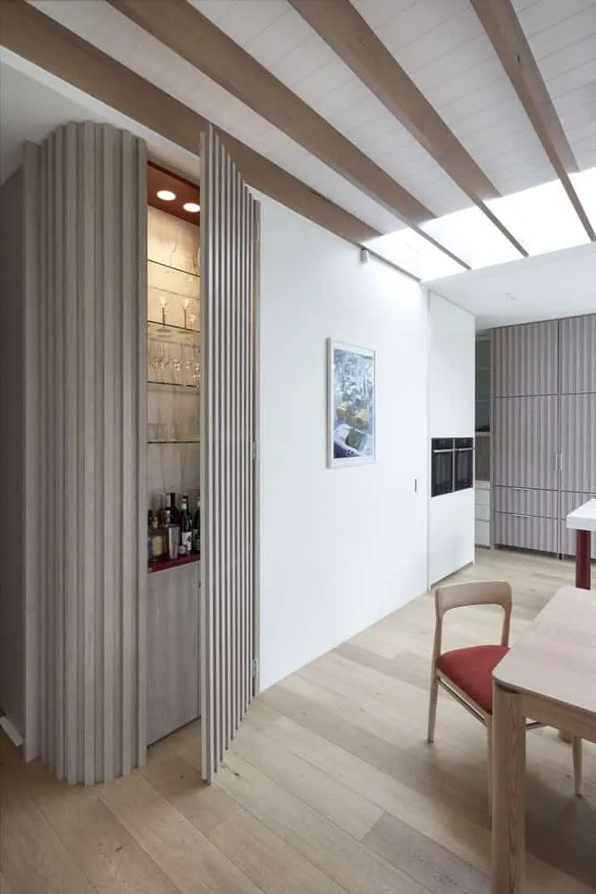 林西宅邸由Megowan Architectural设计：艺术装饰风格与现代设计的融合