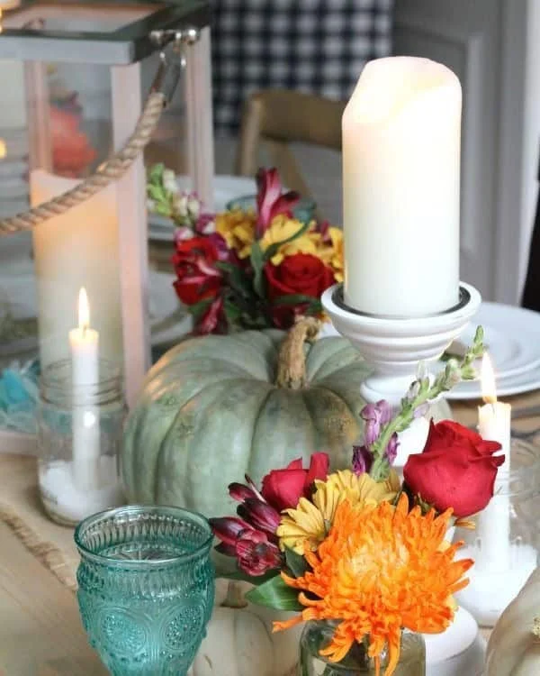 4. Centro de mesa con calabaza turquesa