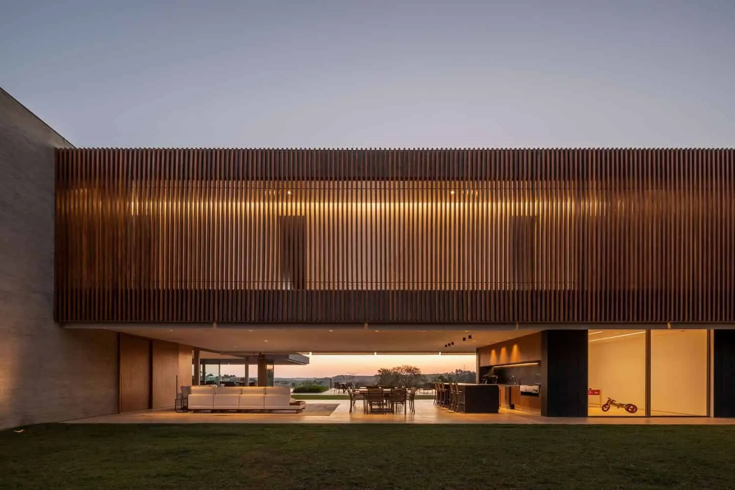 Patricia Bergantin设计的乡村避世别墅：巴西农场上的栖息地