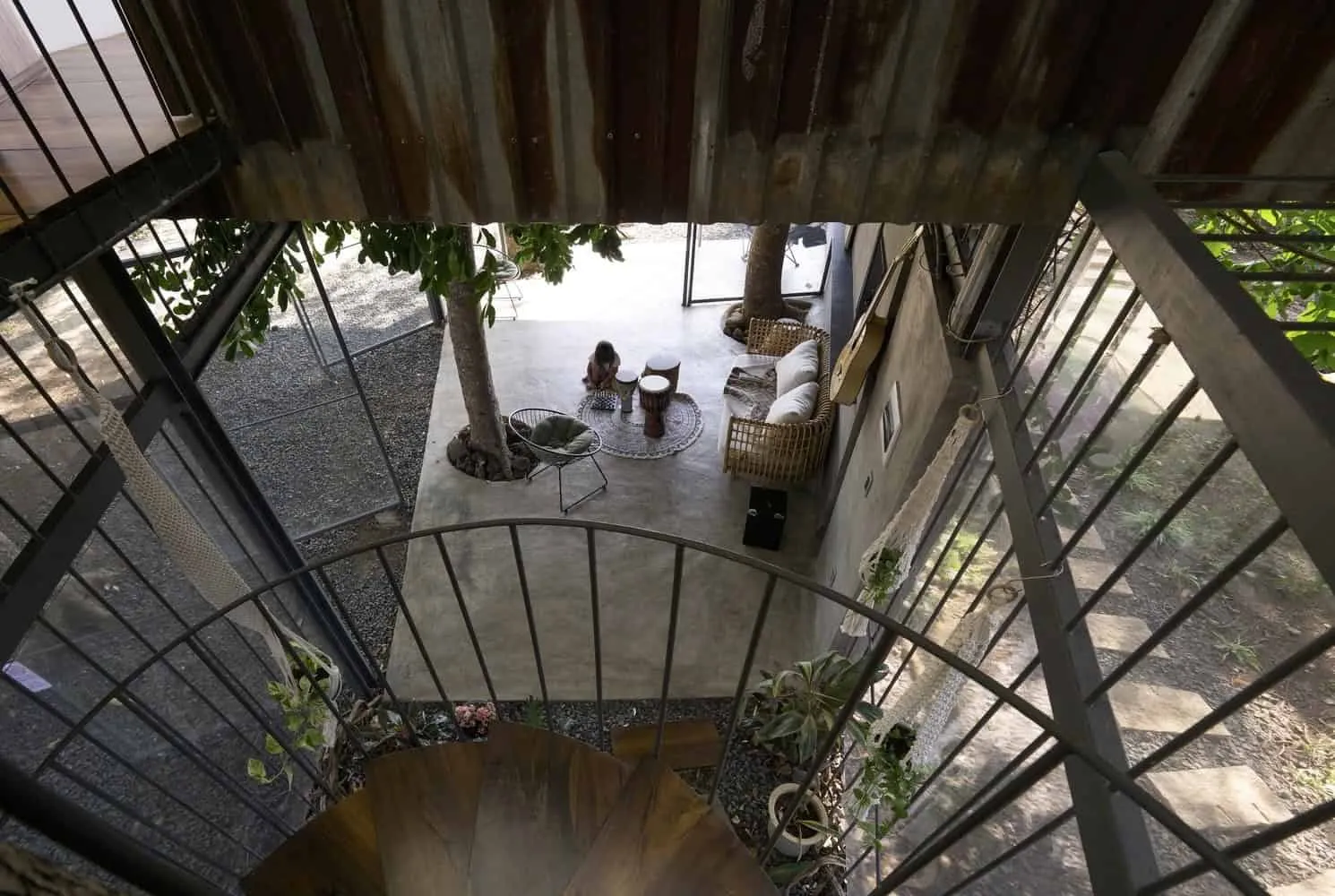 Rustic Lake House H2: A Sustainable Retreat Inspired by Childhood Memories