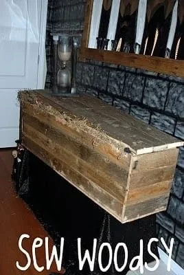 6. Ataúd de madera de Halloween estilo rústico