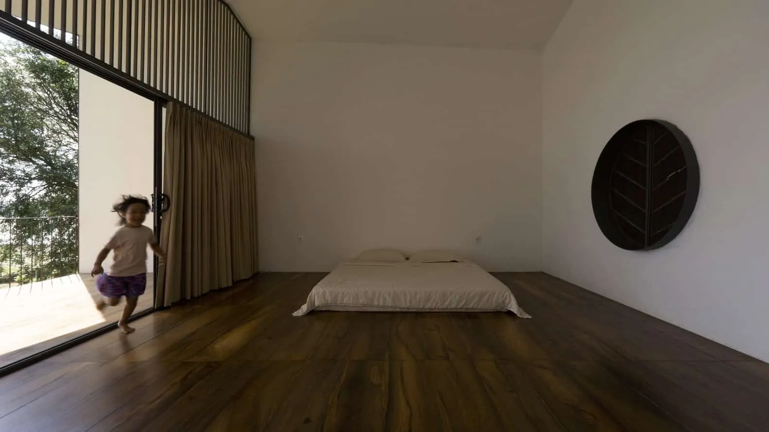 Rustic Lake House H2: A Sustainable Retreat Inspired by Childhood Memories