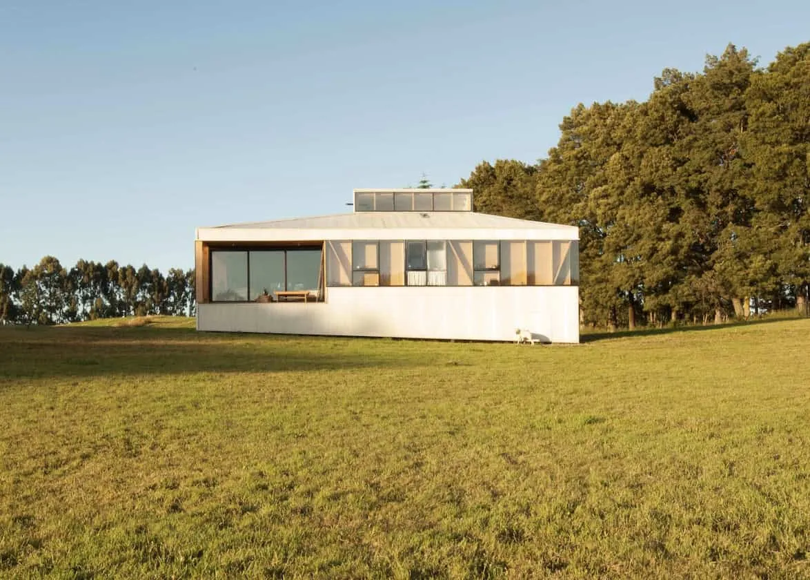 克里斯托巴尔·诺盖拉和阿巴卡+棕榈树设计师之家：紧凑型住房，全景视野