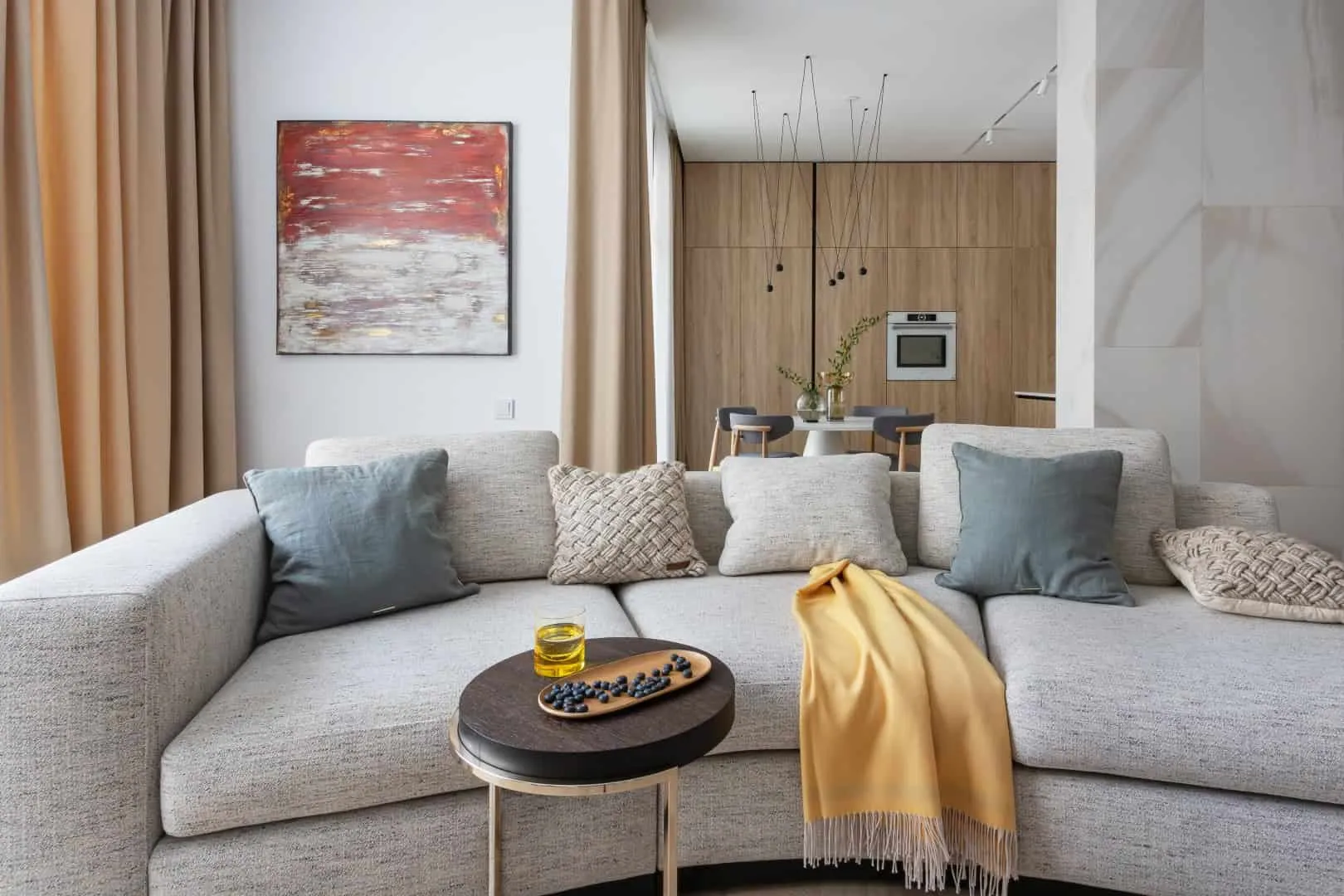 瓷砖细节与内置拉手特写