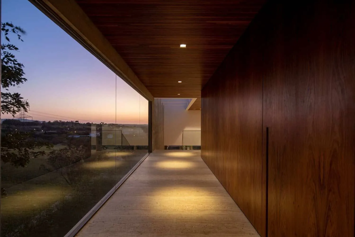 Patricia Bergantin设计的乡村避世别墅：巴西农场上的栖息地