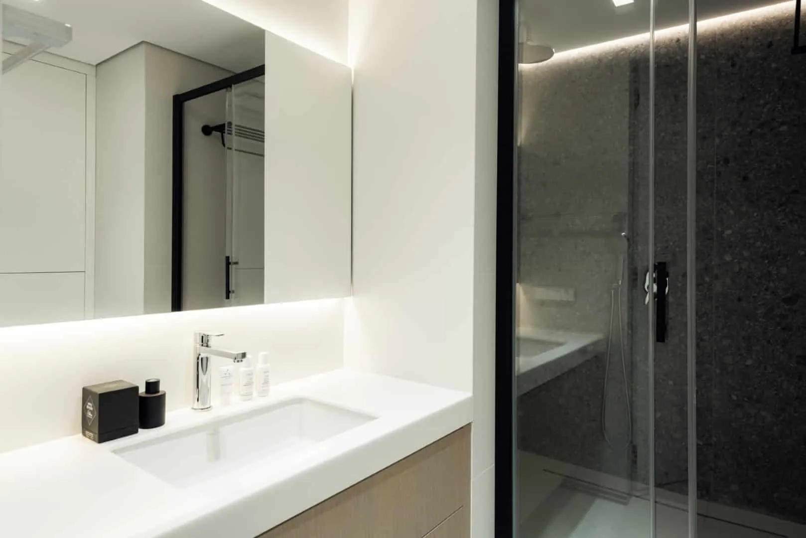 阿斯塔纳轻奢亚洲风格公寓由Kvadrat Architects设计