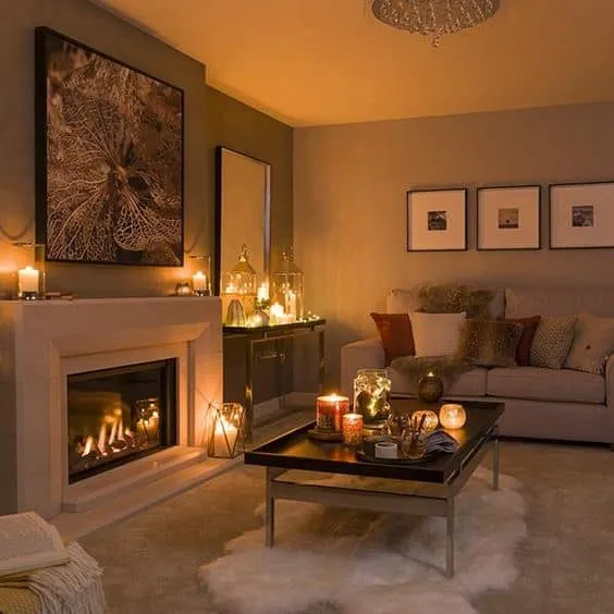 壁炉旁的奢华沙发