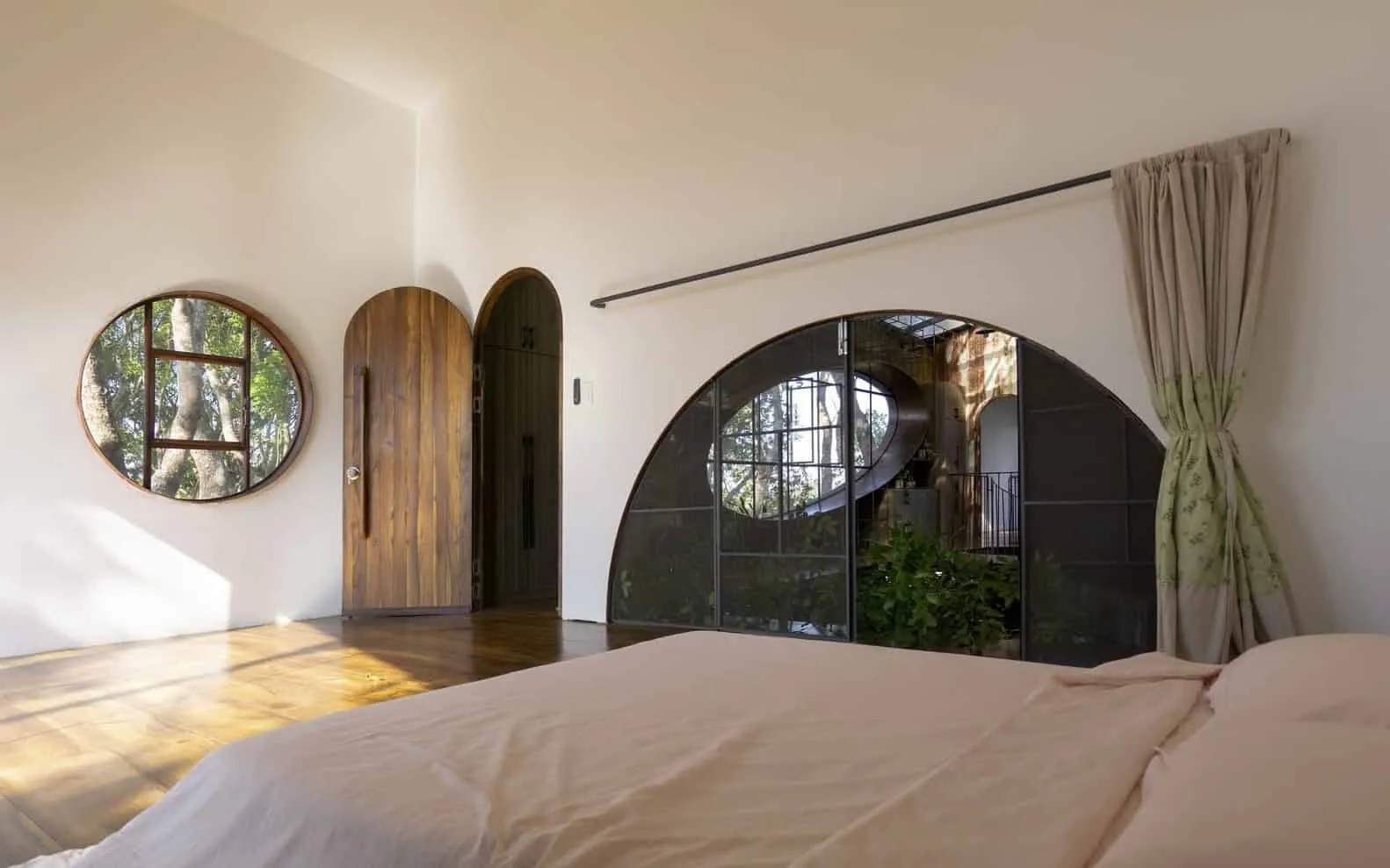 Rustic Lake House H2: A Sustainable Retreat Inspired by Childhood Memories