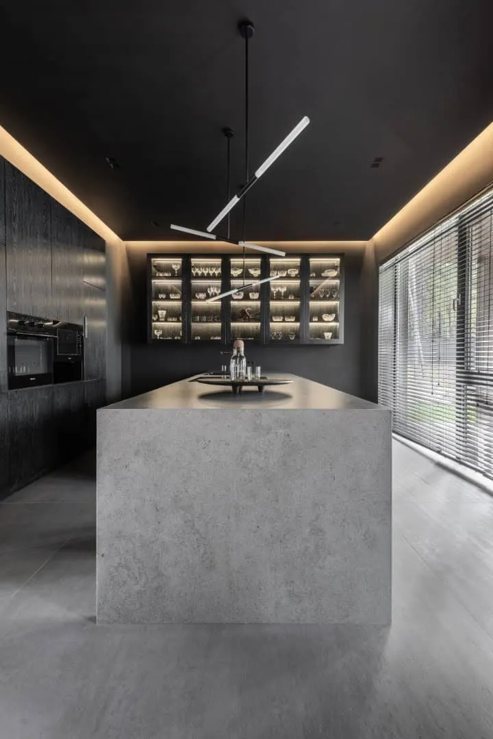 Дім серед сосен від Kvadrat Architects: уединення в Боровому