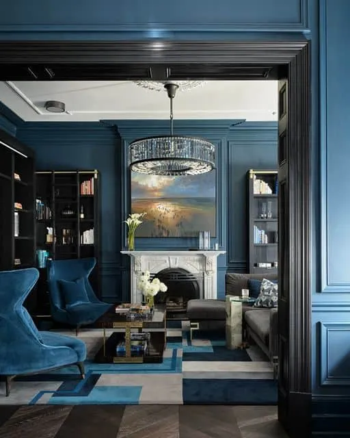 用靛蓝色调为您的家营造宁静与精致