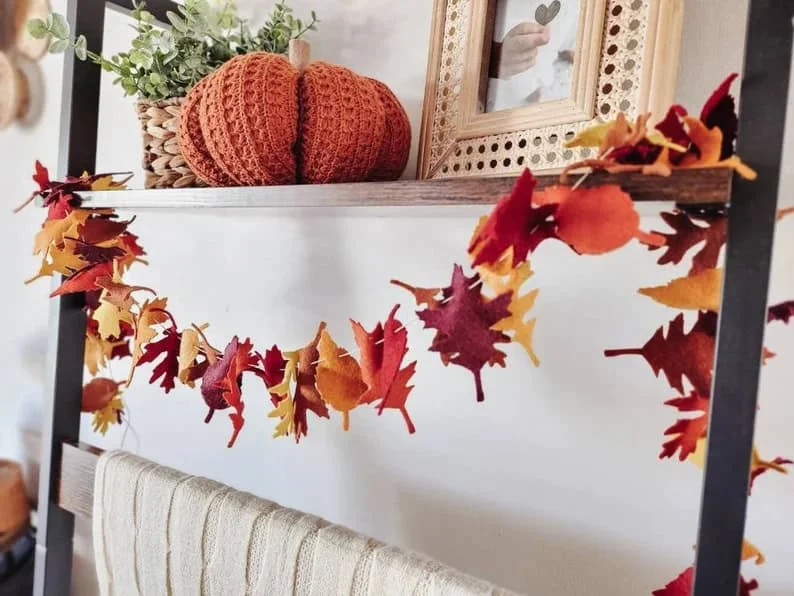 10. Farmhouse Style Decor with Autumn Leaf