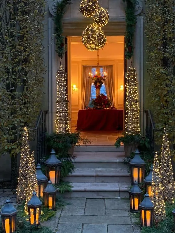 装饰入口的节日氛围营造技巧