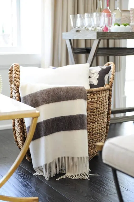 Stylish Blanket Storage Ideas Backed by Cleaning Professionals