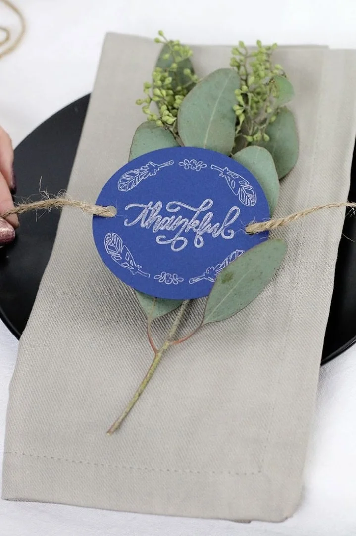 11. Tarjetas con ramitas de eucalipto