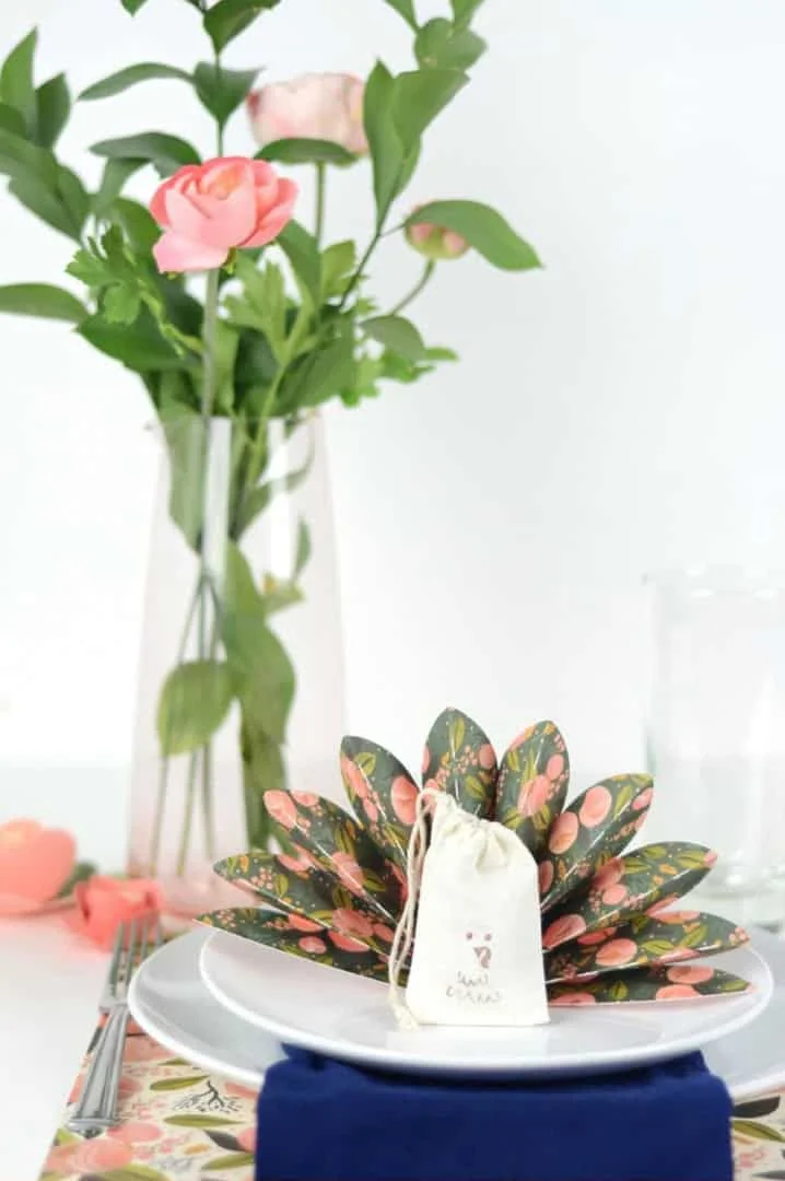 15. Composición decorativa para la mesa con pavo