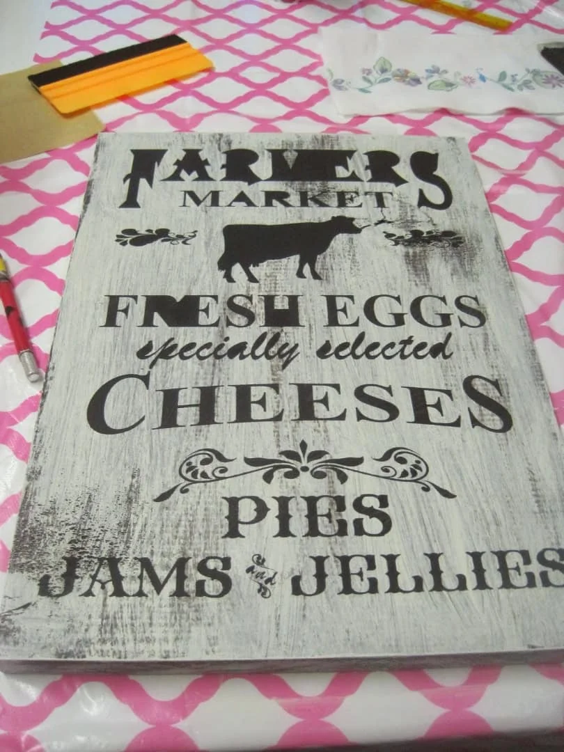 3. Great Rustic Farmhouse Kitchen Sign