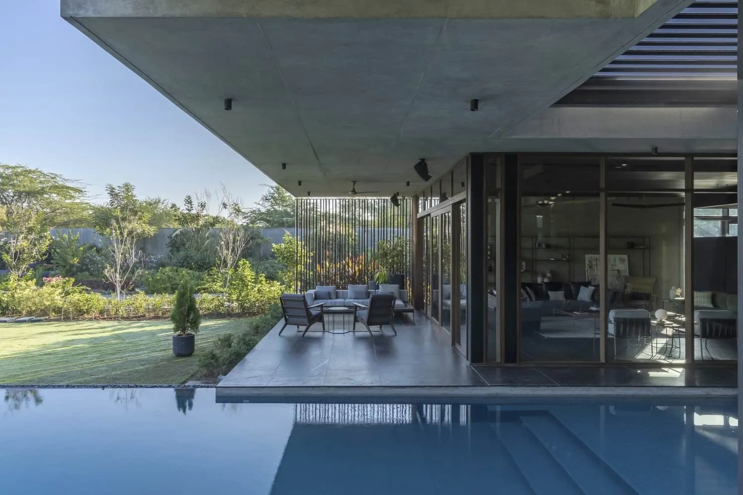 Courtyard House by MODO Designs: Modern Haveli with Open Courtyards in Rancharda