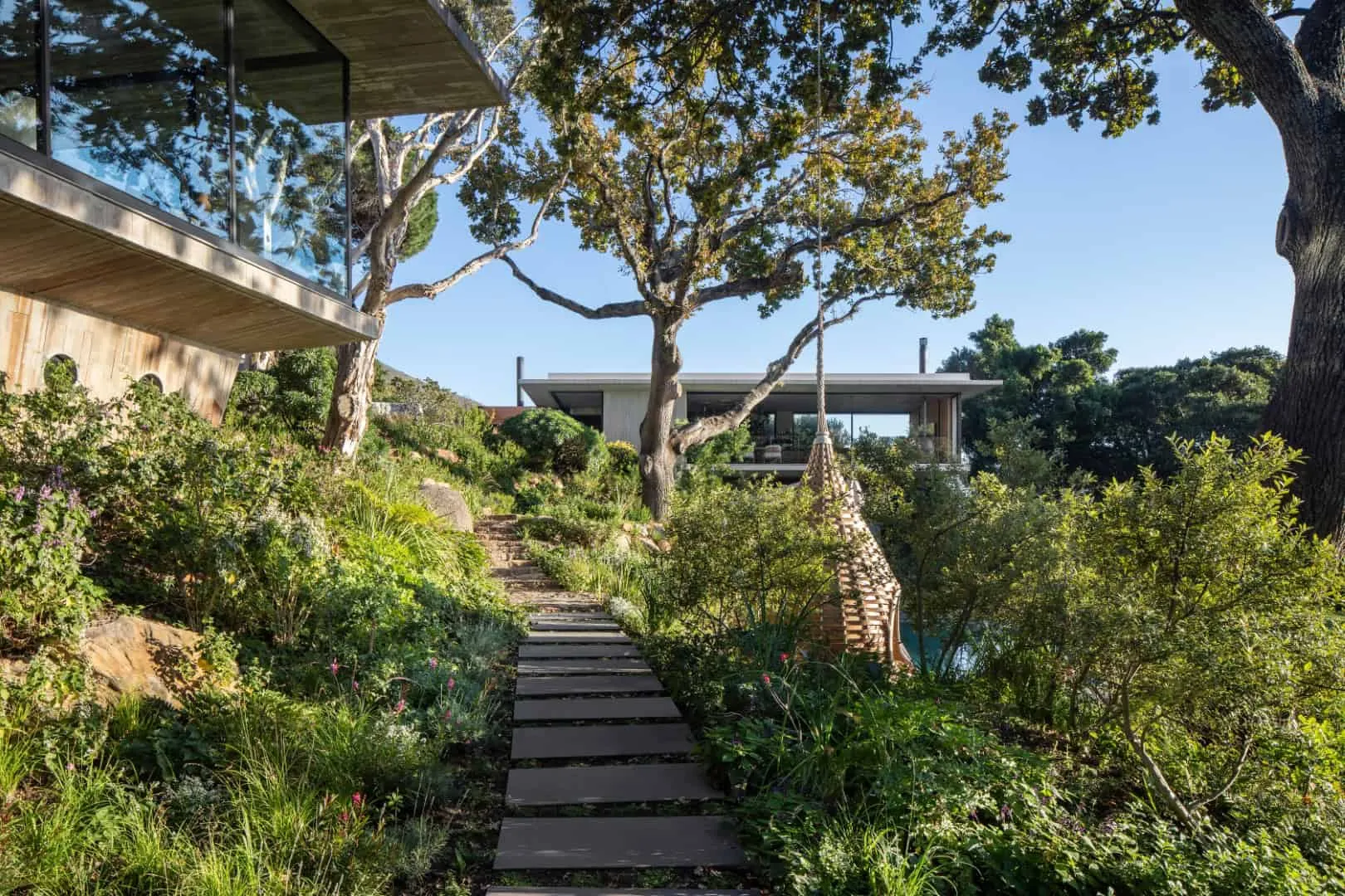 ARRCC格伦别墅：开普敦现代住宅，拥有壮丽景色和花园凉亭