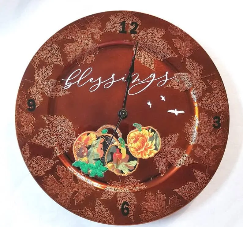 Настінні годинники з листям осені та подякою із повідомленням про подяку