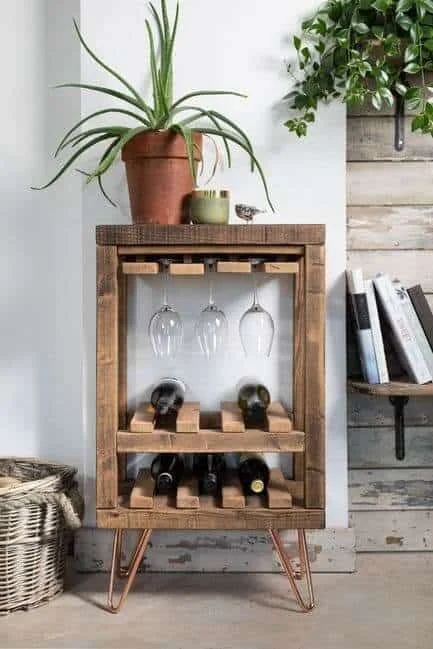 15. Estantería para vinos en estilo industrial