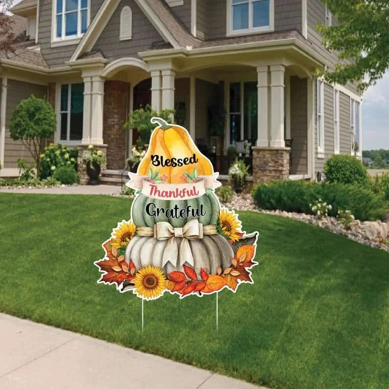 8. Recortes de cartón para decorar el exterior