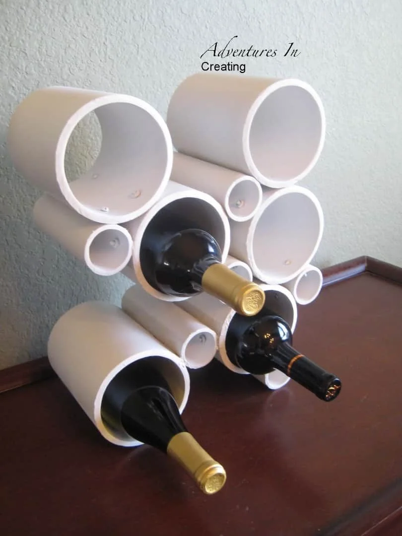 11. Soporte creativo de PVC para botellas de vino