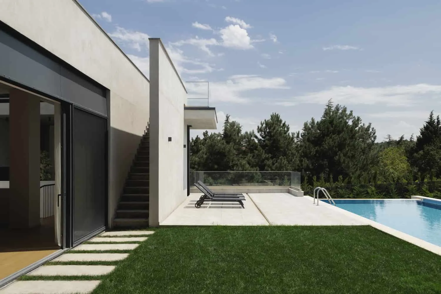 Timm在第比利斯、格鲁吉亚的树屋住宅