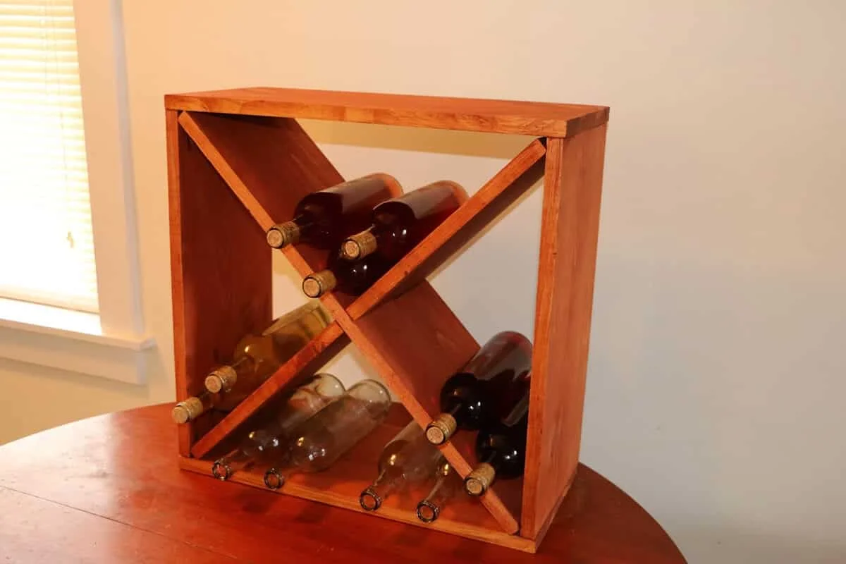 14. Estantería de vino económica en forma de cubo