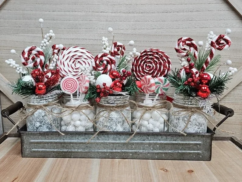 6. Frasco Mason con caramelo navideño rojo y blanco