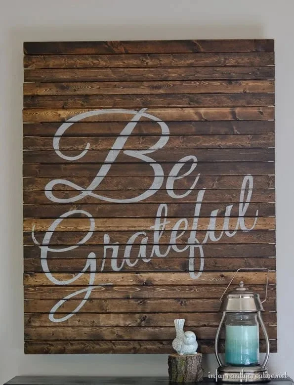 15. Cuadro pallet con la frase “Sean agradecidos”