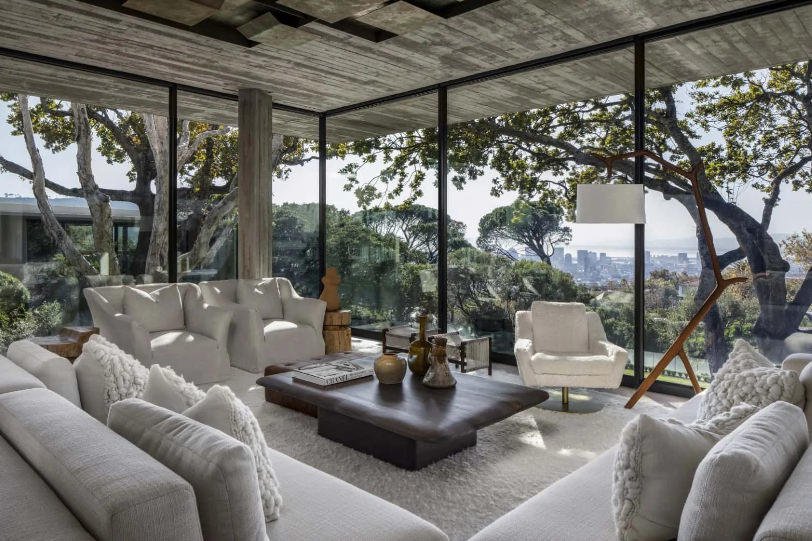 ARRCC格伦别墅：开普敦现代住宅，拥有壮丽景色和花园凉亭