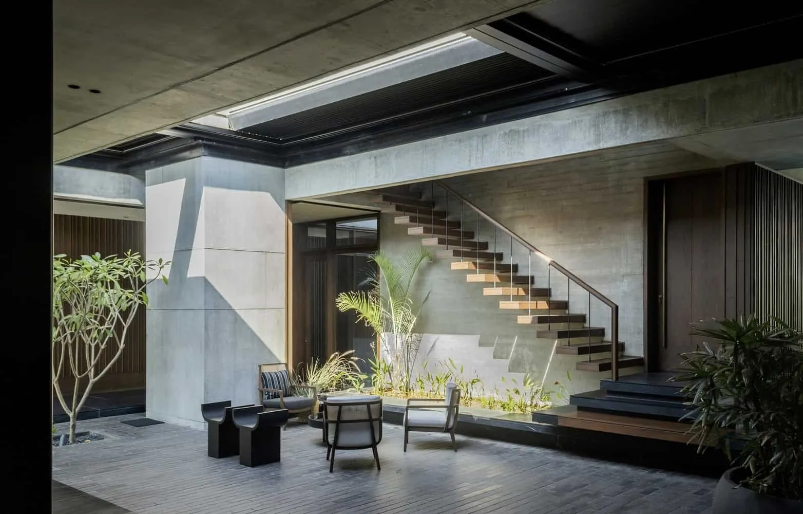 Courtyard House by MODO Designs: Modern Haveli with Open Courtyards in Rancharda