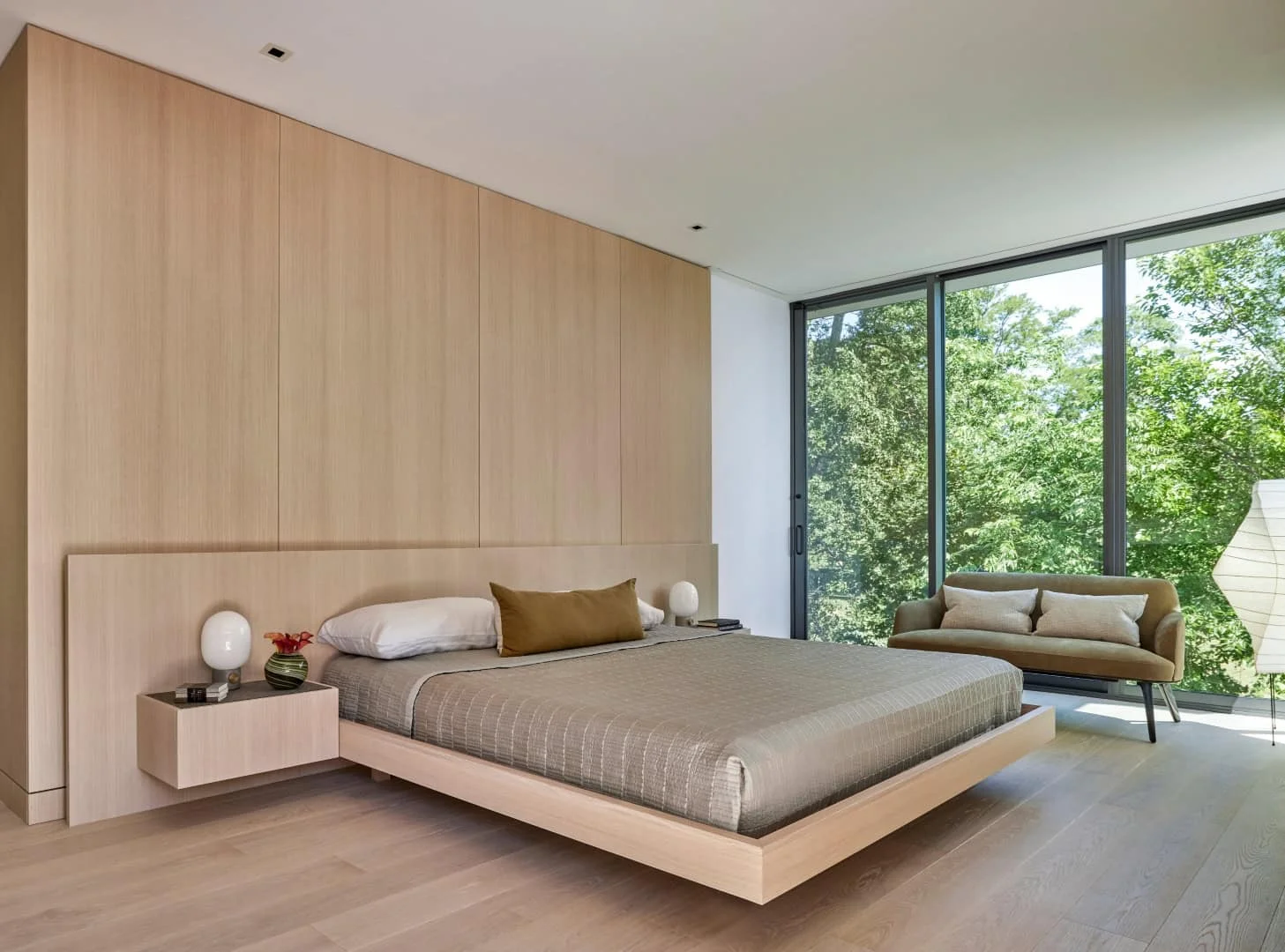 2. Oasis junto al lago